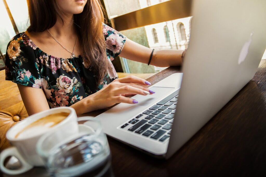 Top 10 Remote Jobs That Pay $1000+ Per Month (No Experience Required)